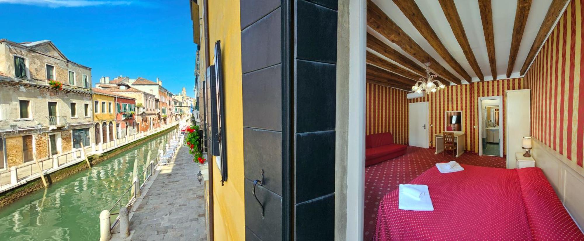 Chambre Triple Deluxe - Vue sur Canal
